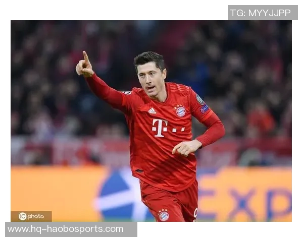 莱万回归安联球场遭拜仁球迷嘘声四起引发热议